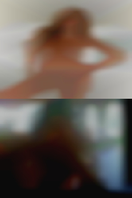 female for threesome in Alford FL